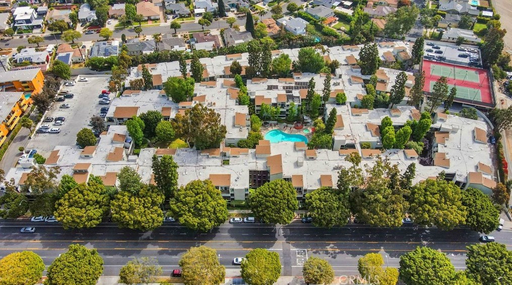 4900 Overland Ave, Los Angeles CA  90230-4289 exterior