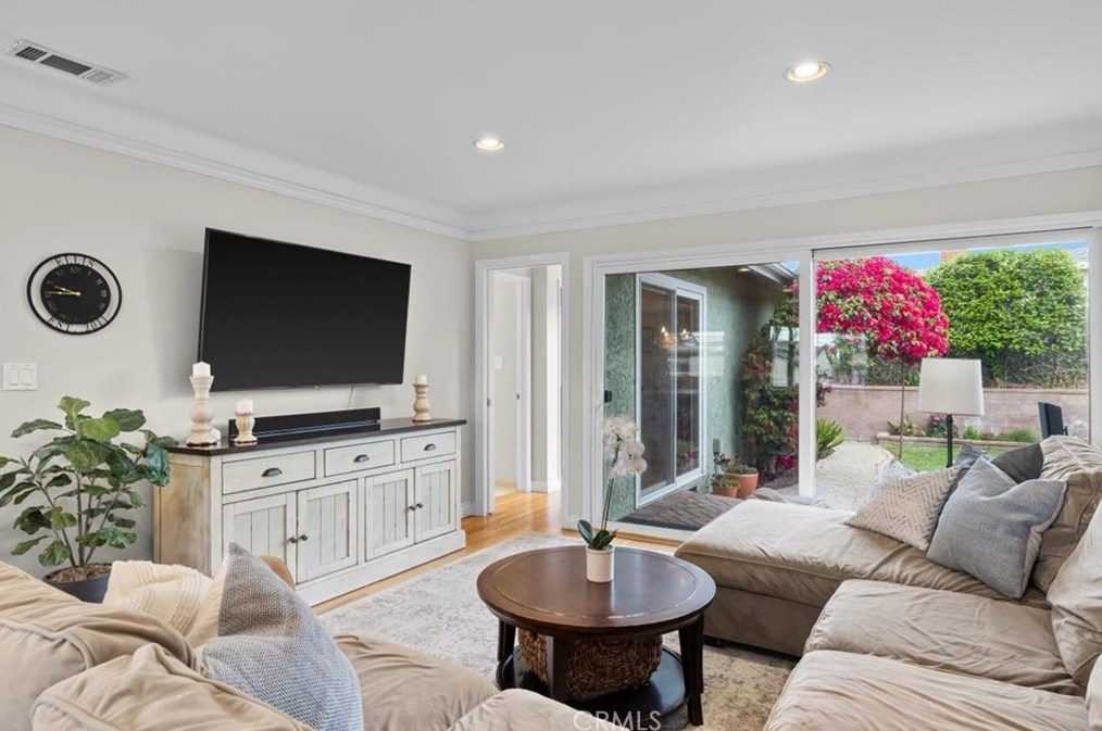 5442 W 139th St, Hawthorne, CA 90250