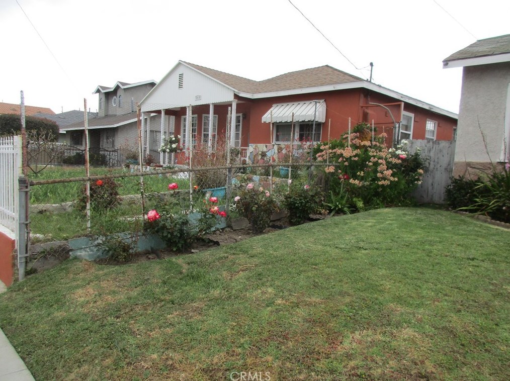 12116 Freeman Ave, Hawthorne, CA 90250