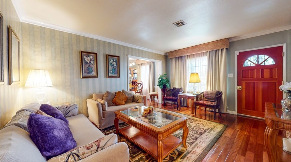 1857 Lohengrin St, Los Angeles, CA 90047-4706