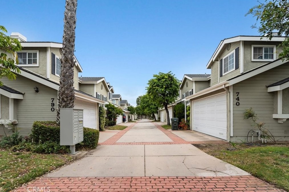 790 Meyer Ln #1, Redondo Beach, CA 90278