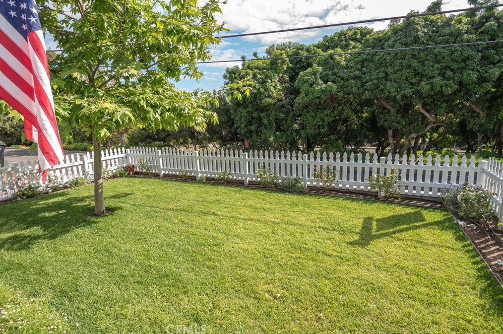 2524 Ardmore Ave, Hermosa Beach CA  90254-2224 exterior
