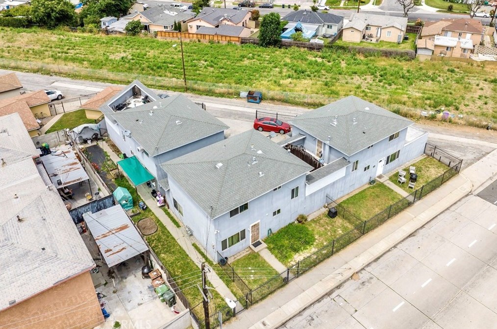 1325 120th St, Los Angeles, CA 90044-1125