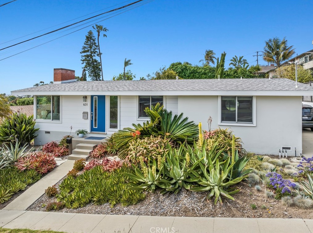 631 25th St, Hermosa Beach, CA 90254-2211
