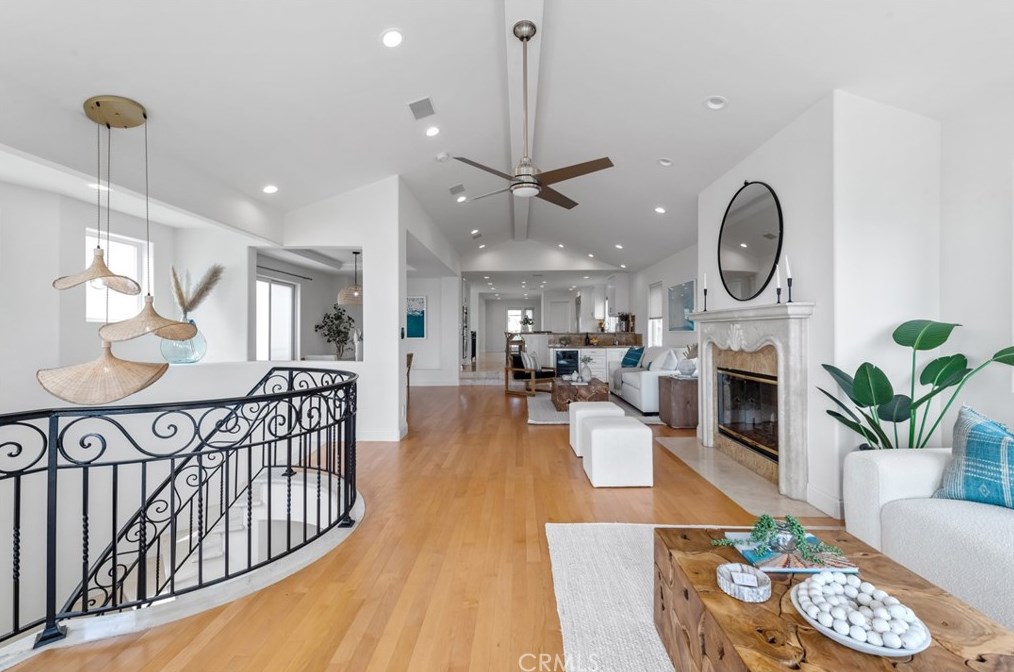 2130 Monterey Blvd, Hermosa Beach CA  90254-2630 exterior