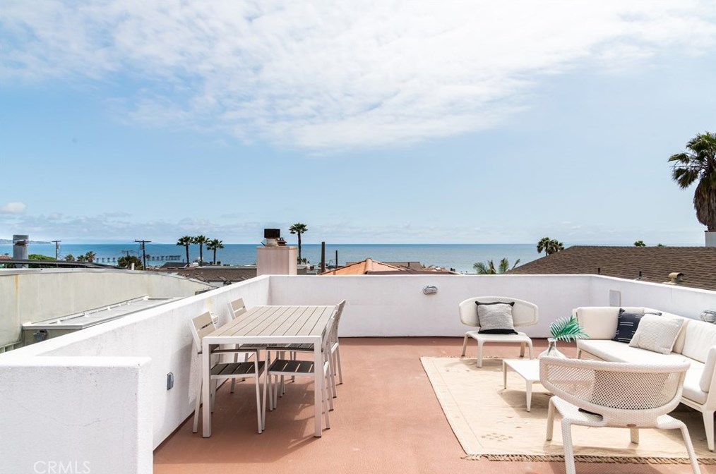 2130 Monterey Blvd, Hermosa Beach CA  90254-2630 exterior