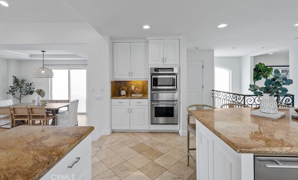 2130 Monterey Blvd, Hermosa Beach CA  90254-2630 exterior