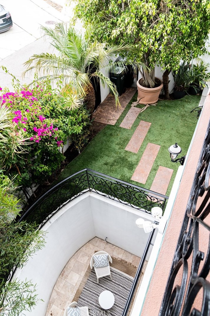 2130 Monterey Blvd, Hermosa Beach CA  90254-2630 exterior