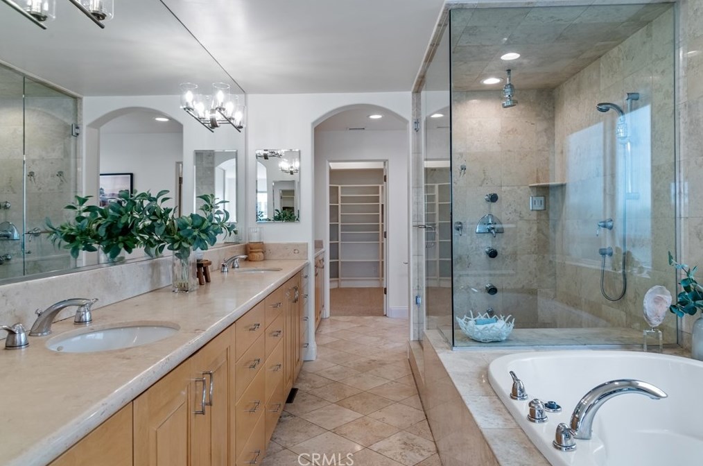 2130 Monterey Blvd, Hermosa Beach CA  90254-2630 exterior