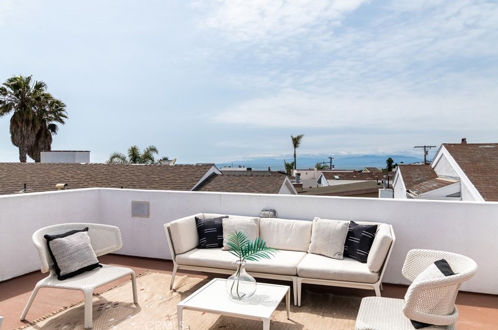 2130 Monterey Blvd, Hermosa Beach CA  90254-2630 exterior