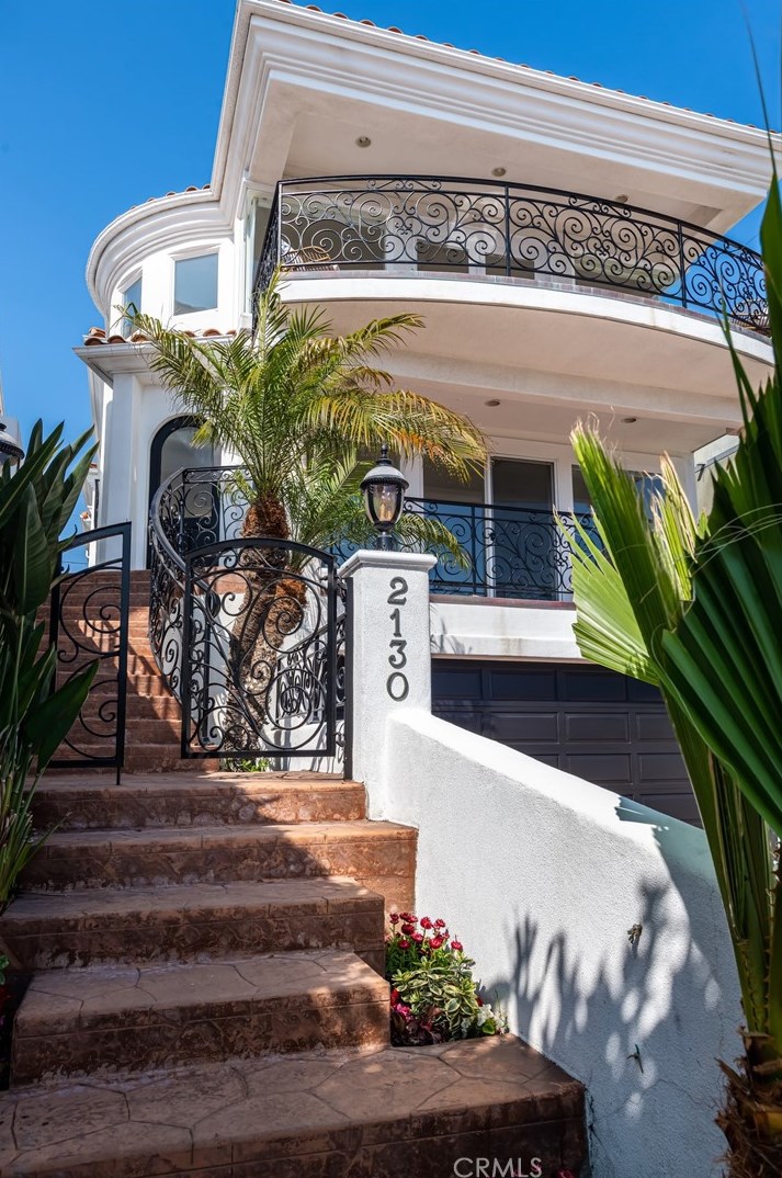 2130 Monterey Blvd, Hermosa Beach, CA 90254-2630
