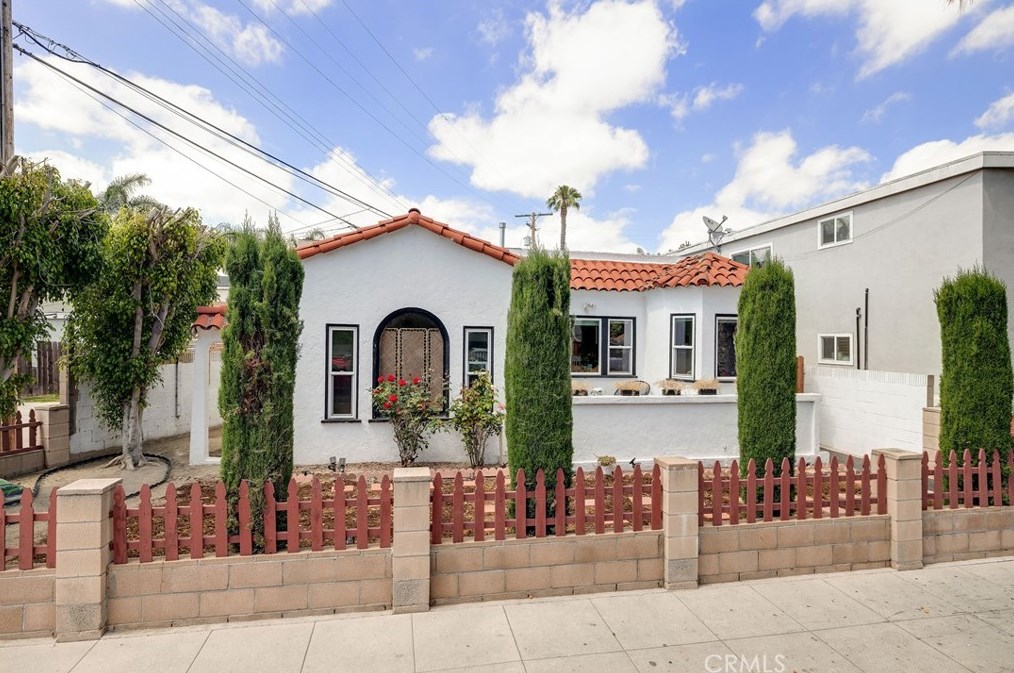 223 E 57th St, Long Beach, CA 90805