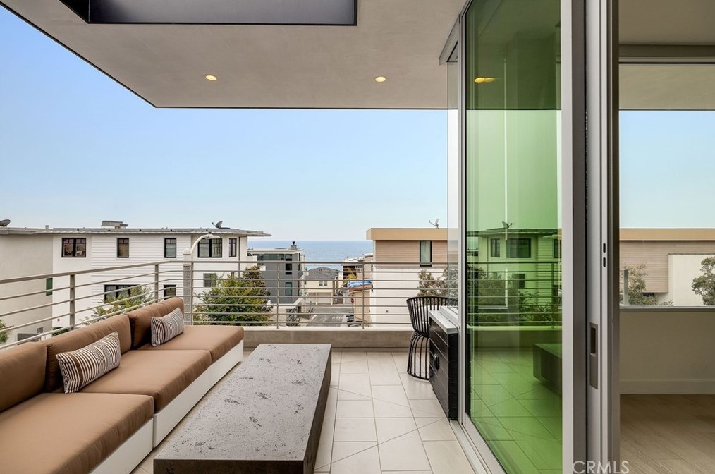 2412 Manhattan Ave, Manhattan Beach, CA 90266