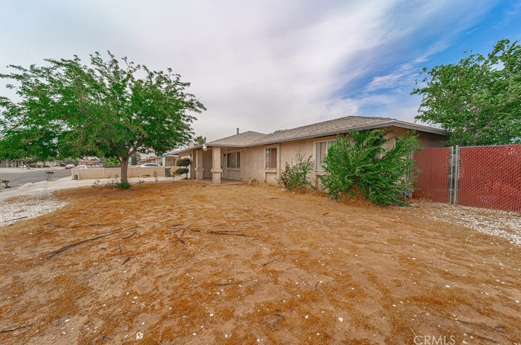 13496 Franceska Rd, Apple Valley, CA 92308-5402