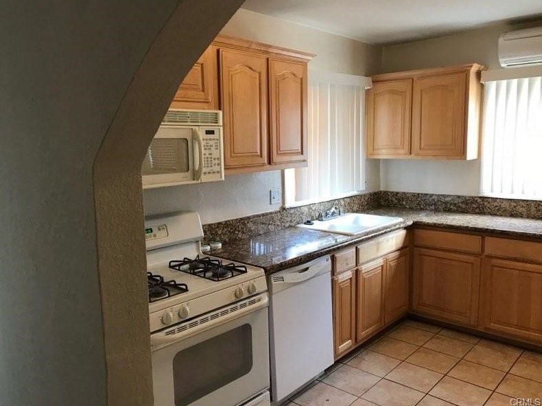 724 57th St, Los Angeles CA  90037-4026 exterior