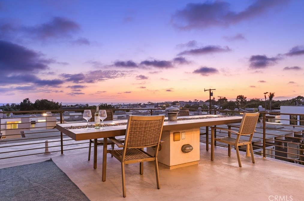 106 Hill St, Hermosa Beach, CA 90254-5231
