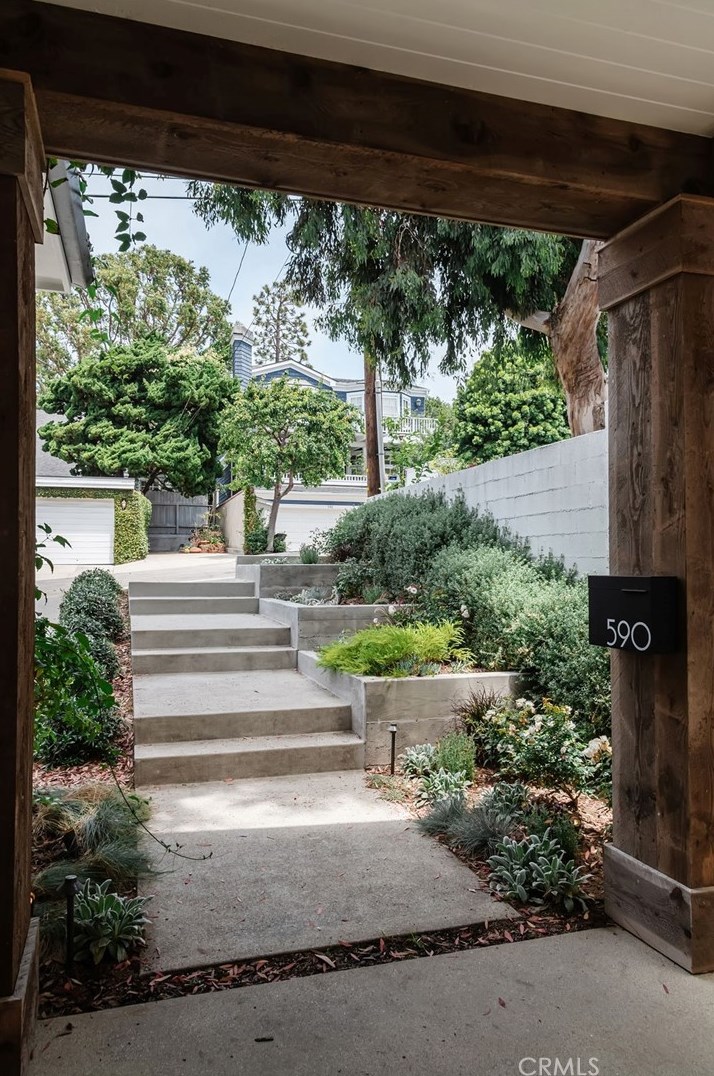 590 30th St, Manhattan Beach, CA 90266