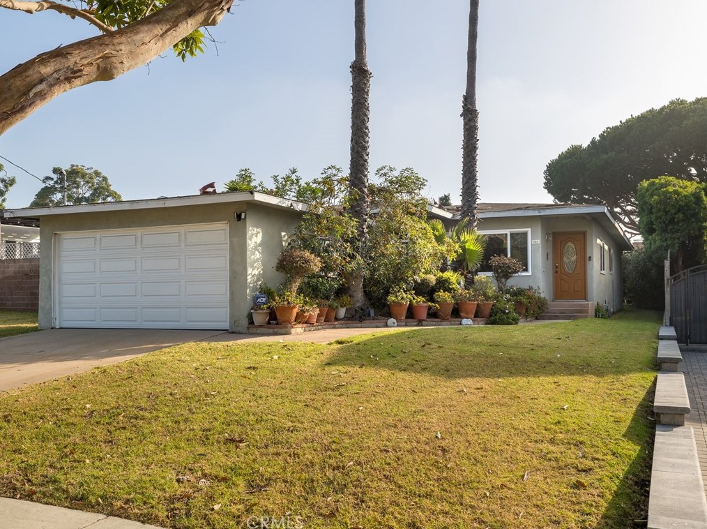 520 Nevada St, El Segundo, CA 90245-3232