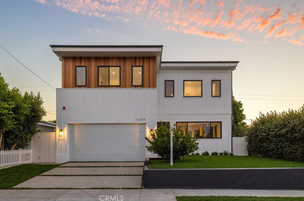 1209 N Meadows Ave, Manhattan Beach, CA 90266