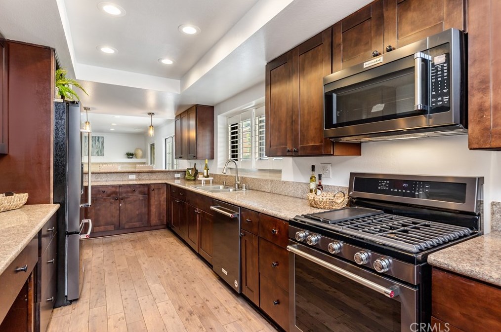 851 Hillcrest St, El Segundo CA 90245-2029 exterior