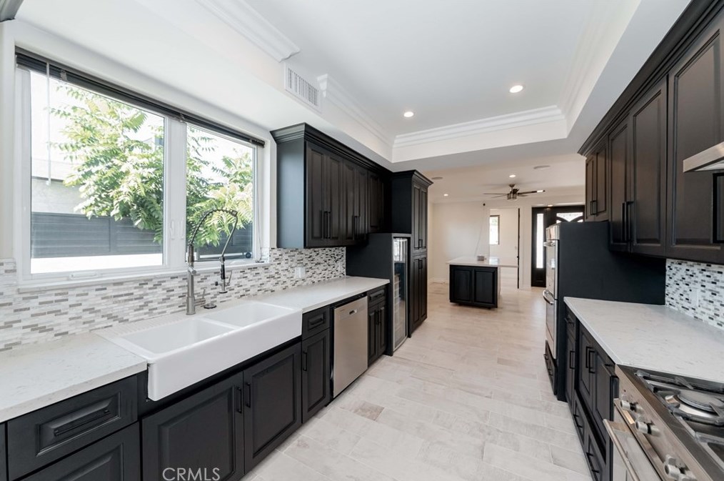 3834 Dublin Ave, Los Angeles CA  90008-1920 exterior