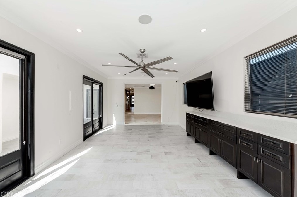 3834 Dublin Ave, Los Angeles CA  90008-1920 exterior