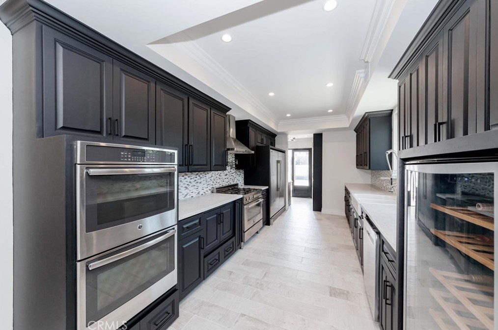 3834 Dublin Ave, Los Angeles CA  90008-1920 exterior