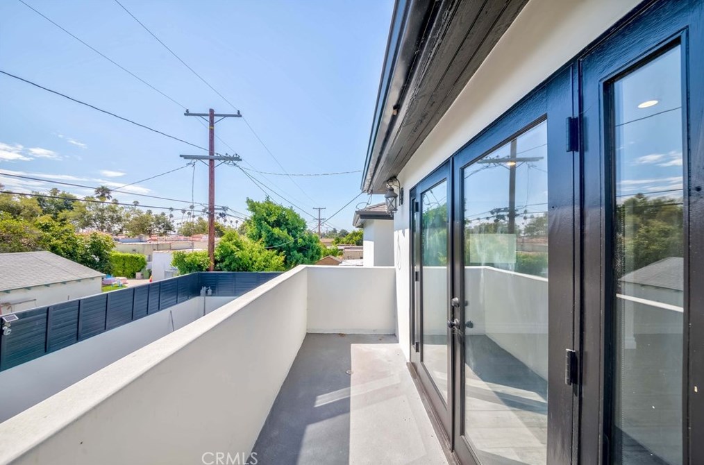 3834 Dublin Ave, Los Angeles CA  90008-1920 exterior