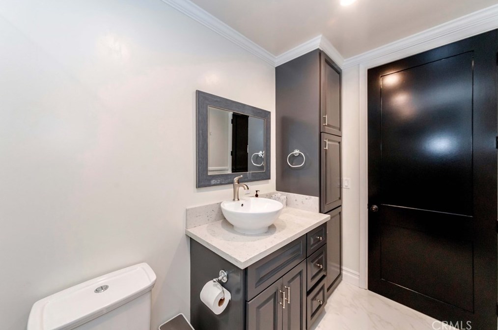 3834 Dublin Ave, Los Angeles CA  90008-1920 exterior