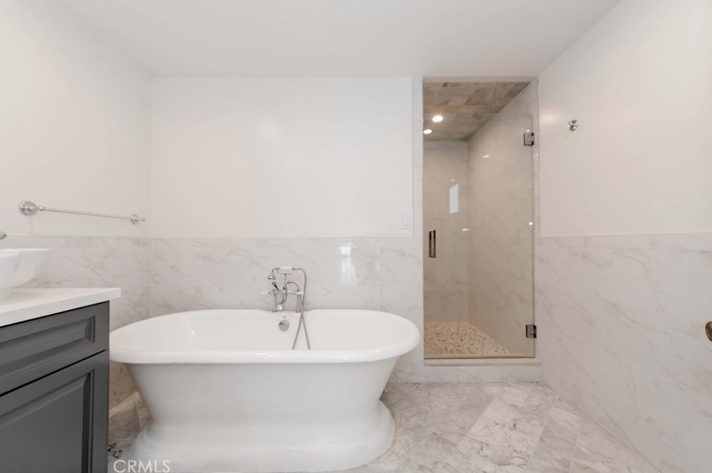 3834 Dublin Ave, Los Angeles CA  90008-1920 exterior