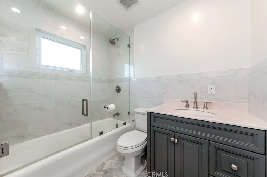 3834 Dublin Ave, Los Angeles CA  90008-1920 exterior