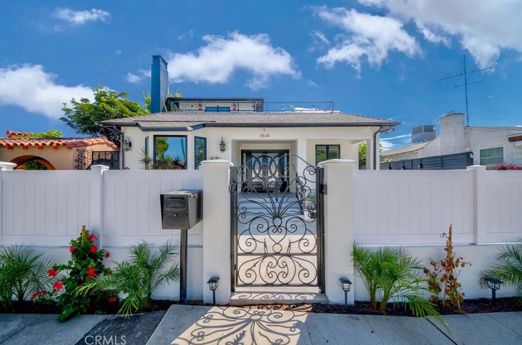 3834 Dublin Ave, Los Angeles CA  90008-1920 exterior