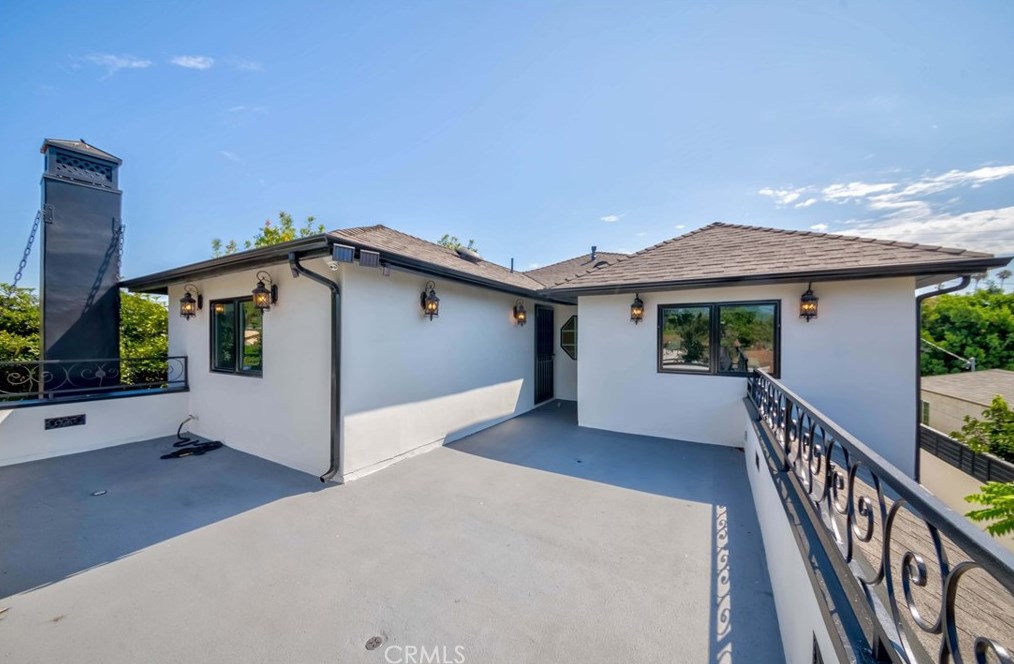 3834 Dublin Ave, Los Angeles CA  90008-1920 exterior