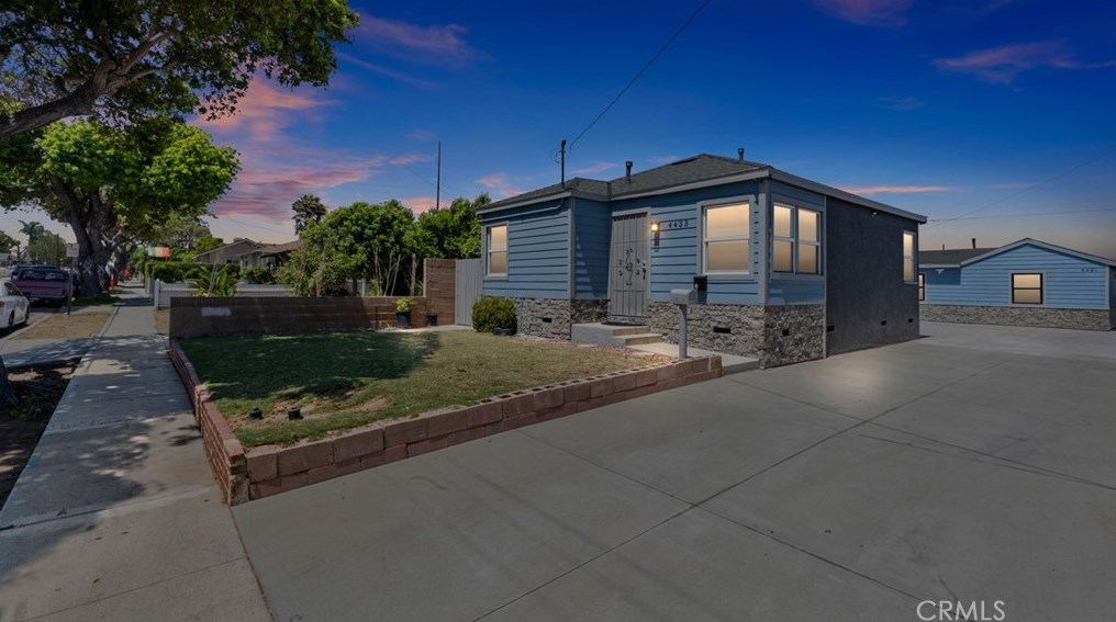 4431 W 170th St, Lawndale, CA 90260