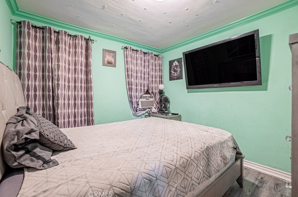 1727 60 St, Los Angeles CA  90001-1417 exterior