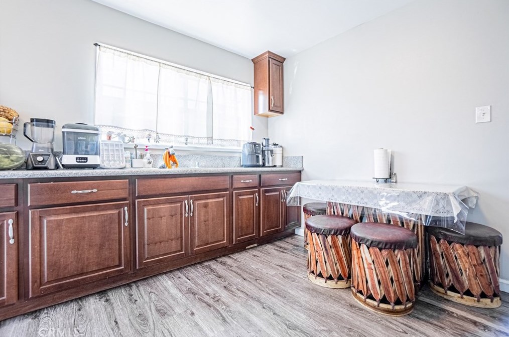 1727 60 St, Los Angeles CA  90001-1417 exterior