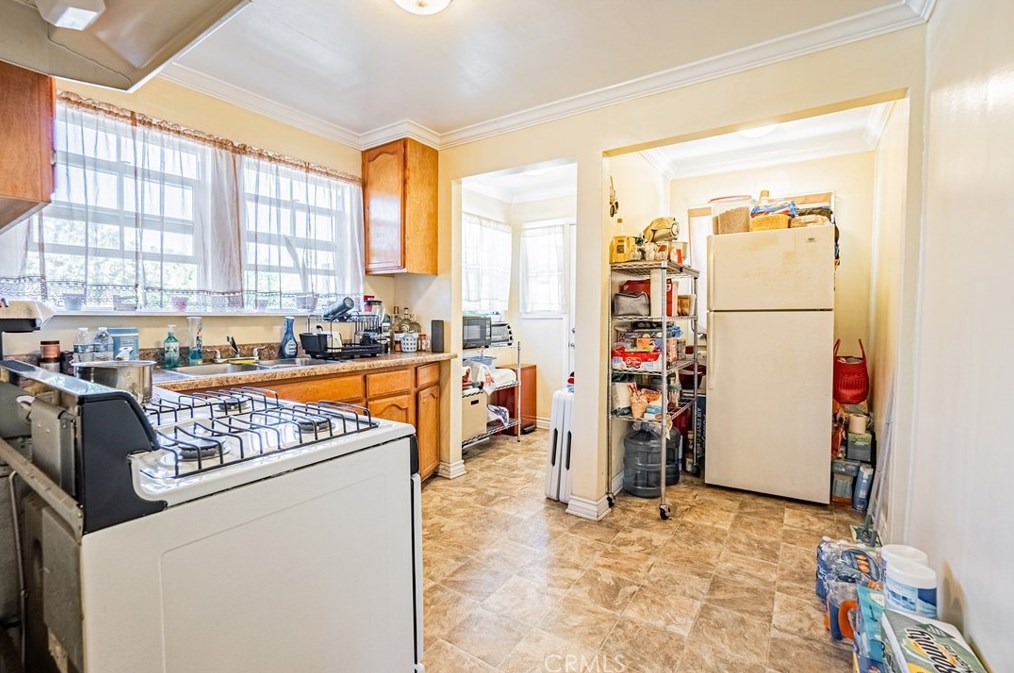 1727 60 St, Los Angeles CA  90001-1417 exterior