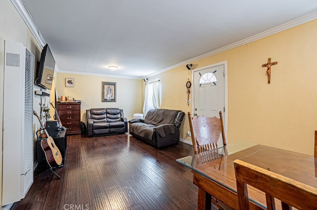 1727 60 St, Los Angeles CA  90001-1417 exterior