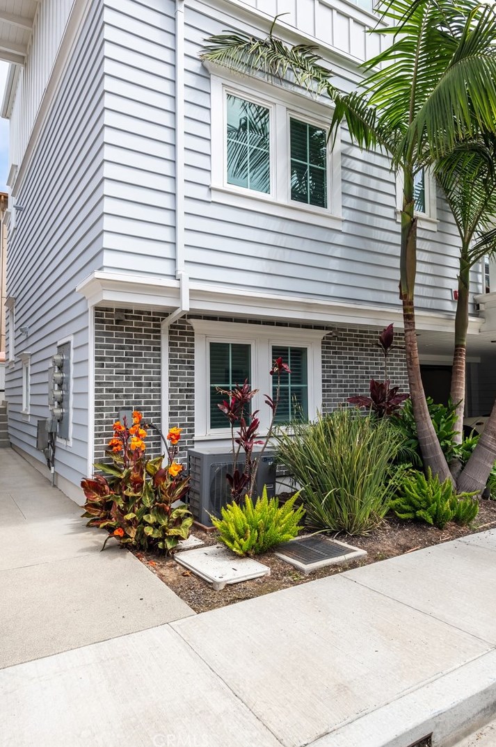 1104 Cypress Ave, Hermosa Beach, CA 90254