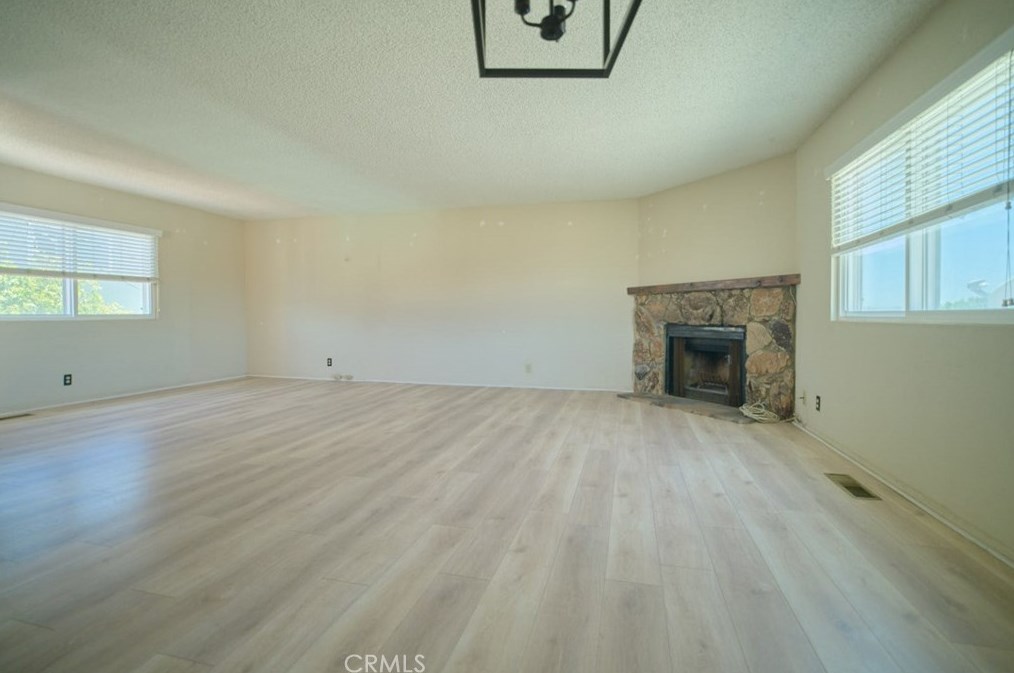 924 Main St, El Segundo CA 90245-2335 exterior