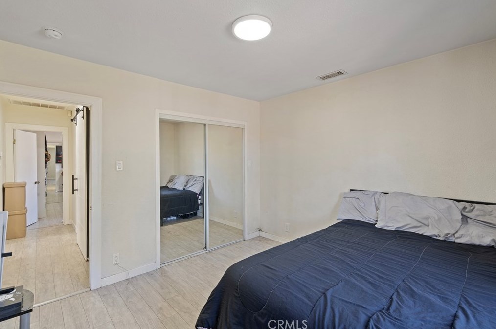 1112 77th St, Los Angeles CA  90001-2902 exterior