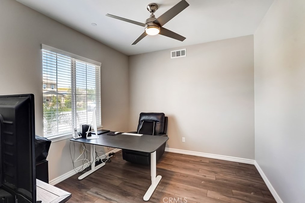 35571 Laurel Tree Ct, Winchester CA  92596-8103 exterior