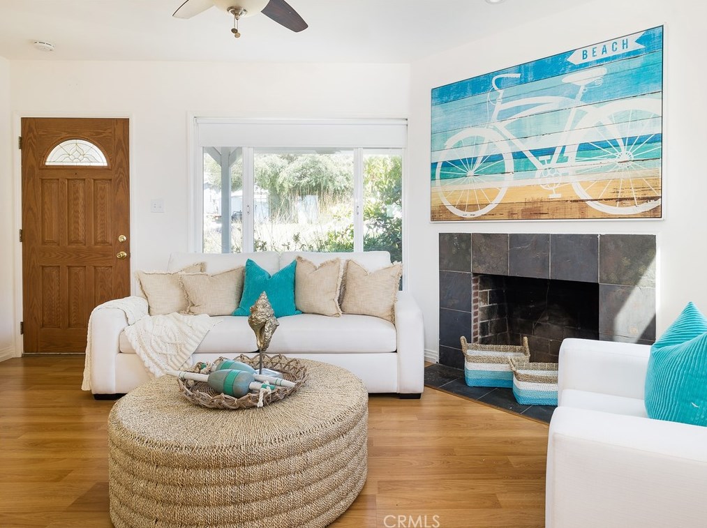 715 Hillcrest St, El Segundo CA  90245-2002 exterior