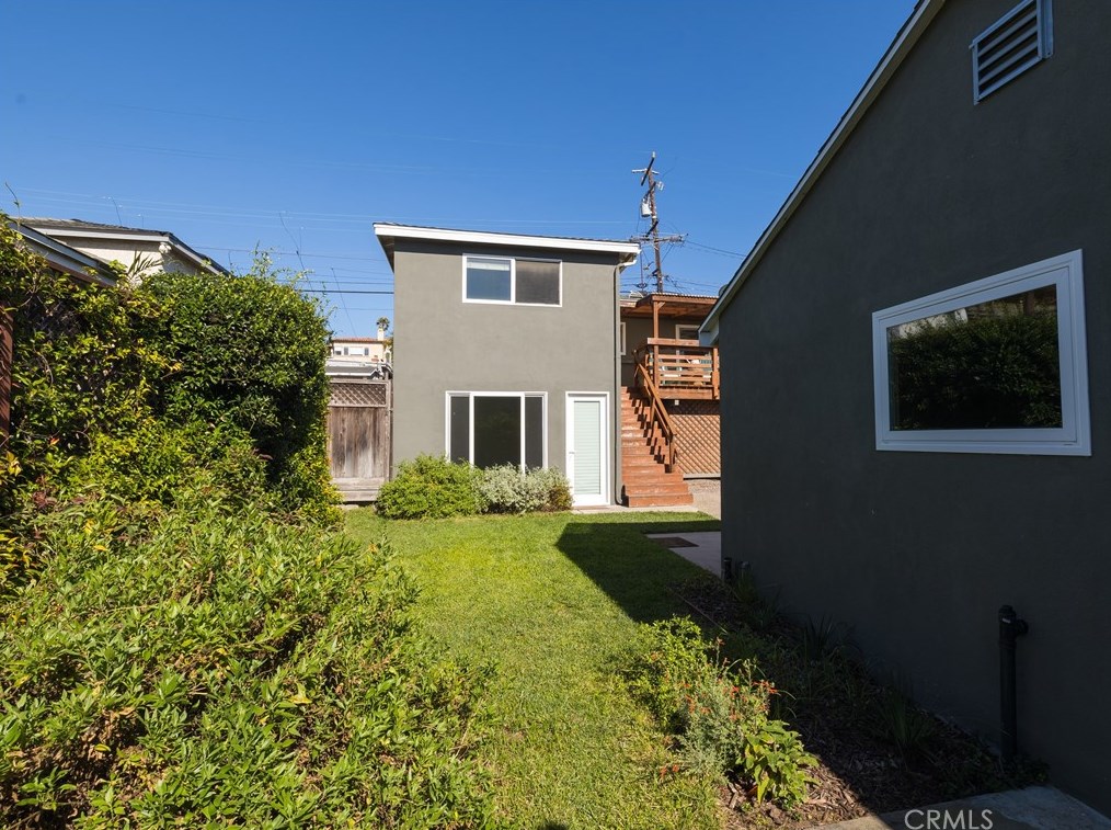 715 Hillcrest St, El Segundo CA  90245-2002 exterior