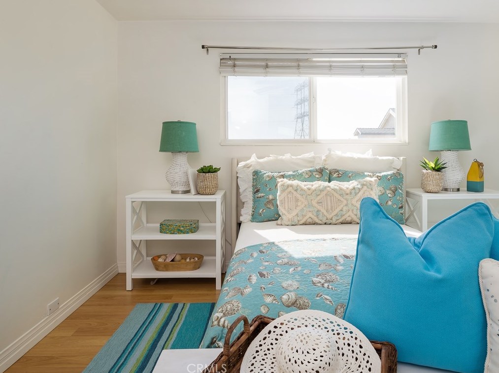 715 Hillcrest St, El Segundo CA  90245-2002 exterior