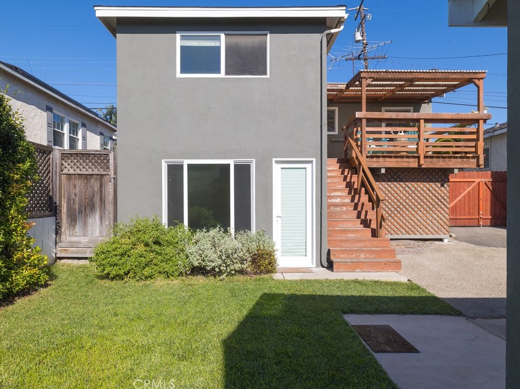 715 Hillcrest St, El Segundo CA  90245-2002 exterior