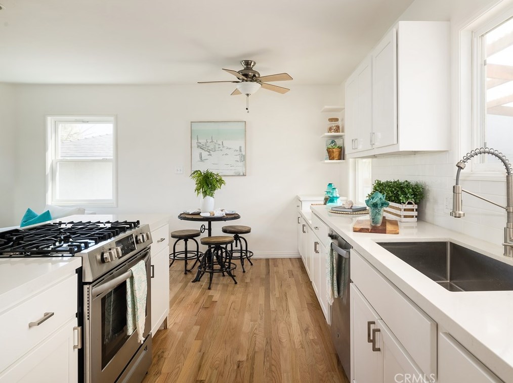 715 Hillcrest St, El Segundo CA  90245-2002 exterior