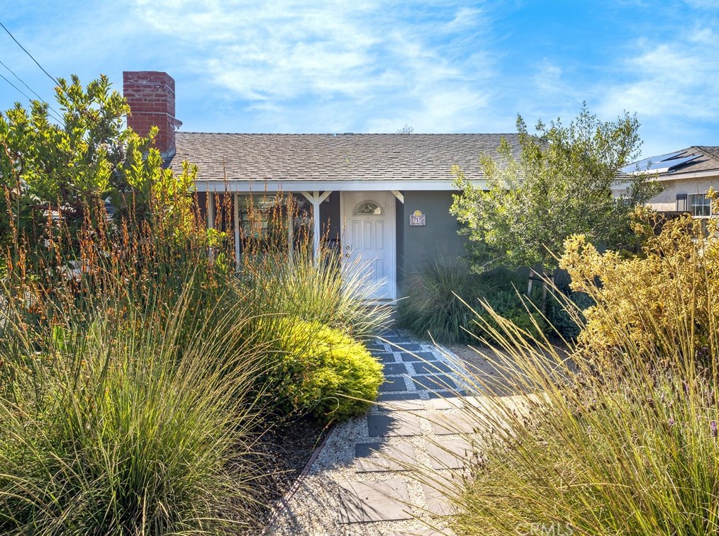 715 Hillcrest St, El Segundo CA  90245-2002 exterior