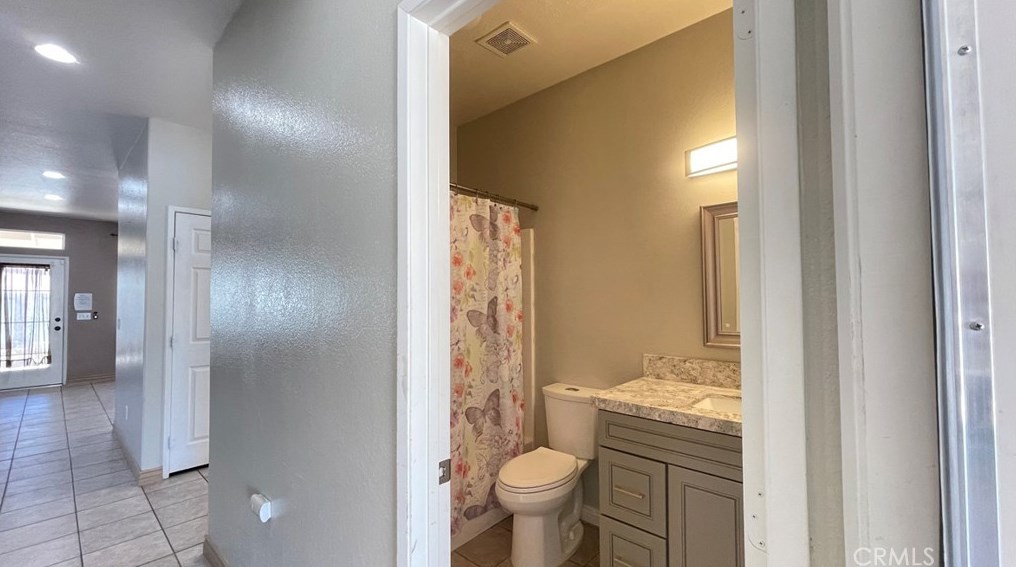 8911 Newcastle Ave, Hesperia CA  92344-8286 exterior