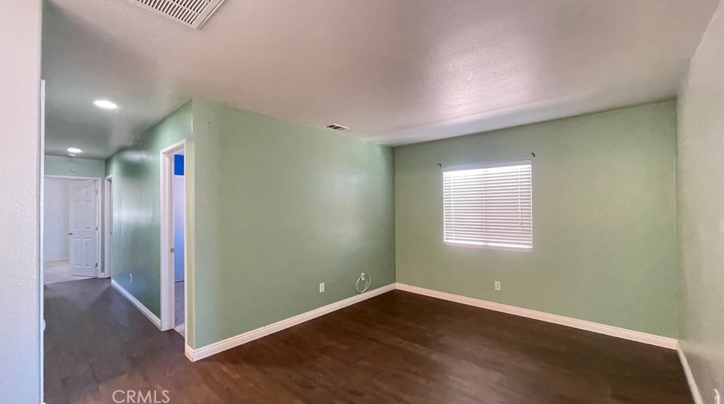 8911 Newcastle Ave, Hesperia CA  92344-8286 exterior